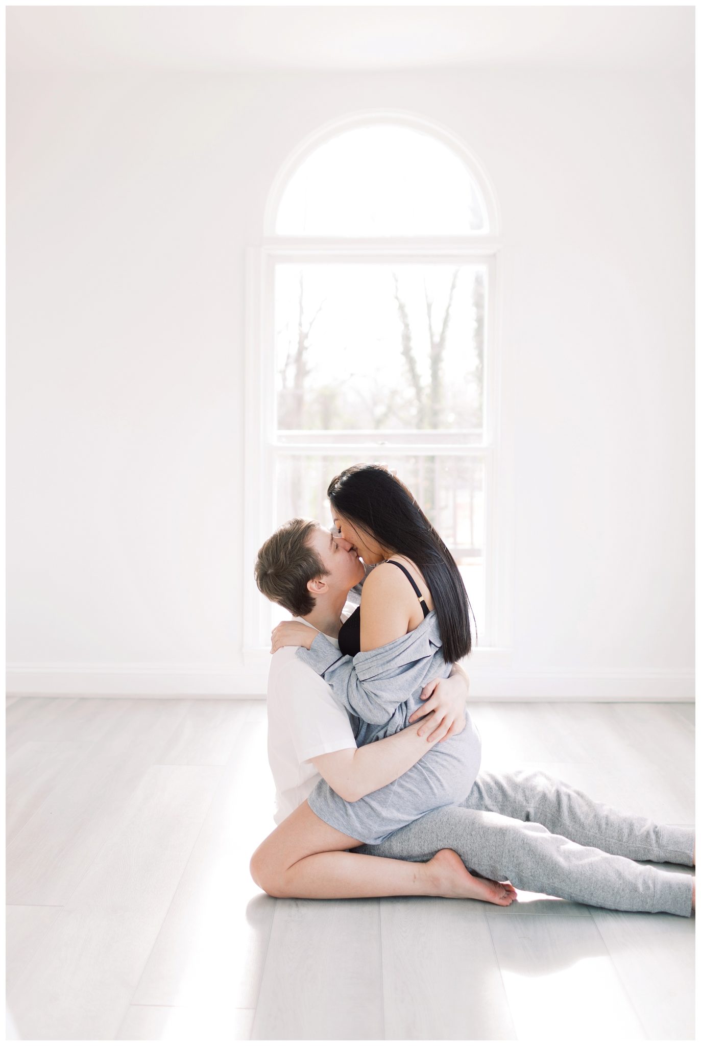 Couple'S Intimate Photo Causes Controversy - dsp3ro4