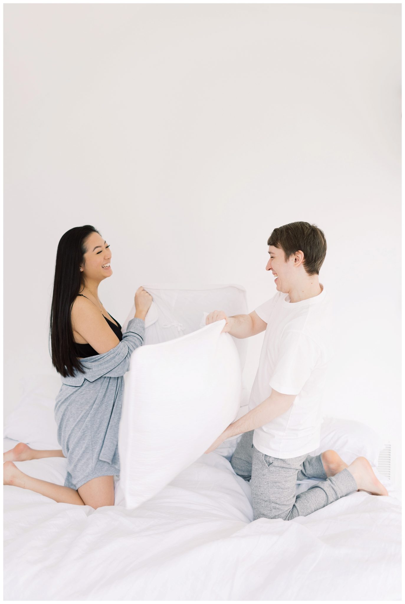 Couple'S Intimate Photo Causes Controversy - kgr02f2